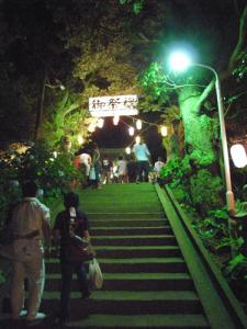 御笏神社（おしゃくじんじゃ）の境内への階段