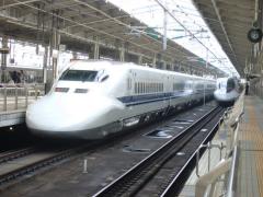 お馴染み、ＪＲ東海所有の７００系です…新大阪駅にて