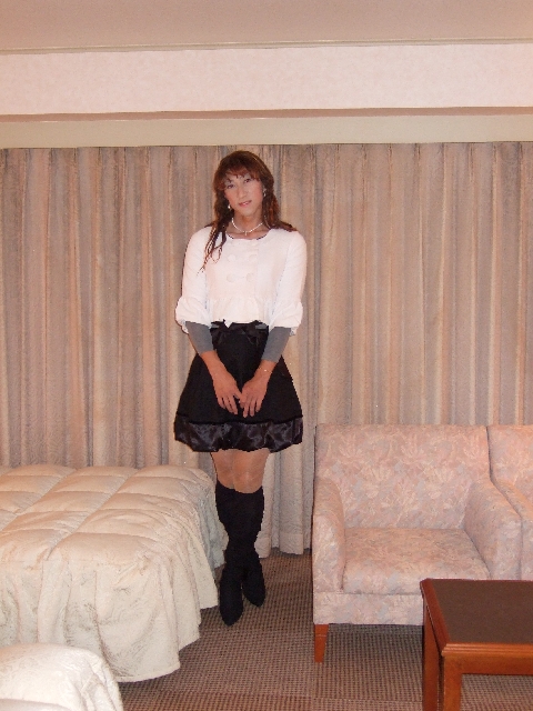Yumiko Misaki Private Room -- ゆみこのお部屋 2008/6/3★グレーのツインニット＋膝丈バルーンスカート★