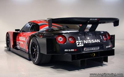 Nissan_GT-R_GT500_Race_car_2008_1.jpg